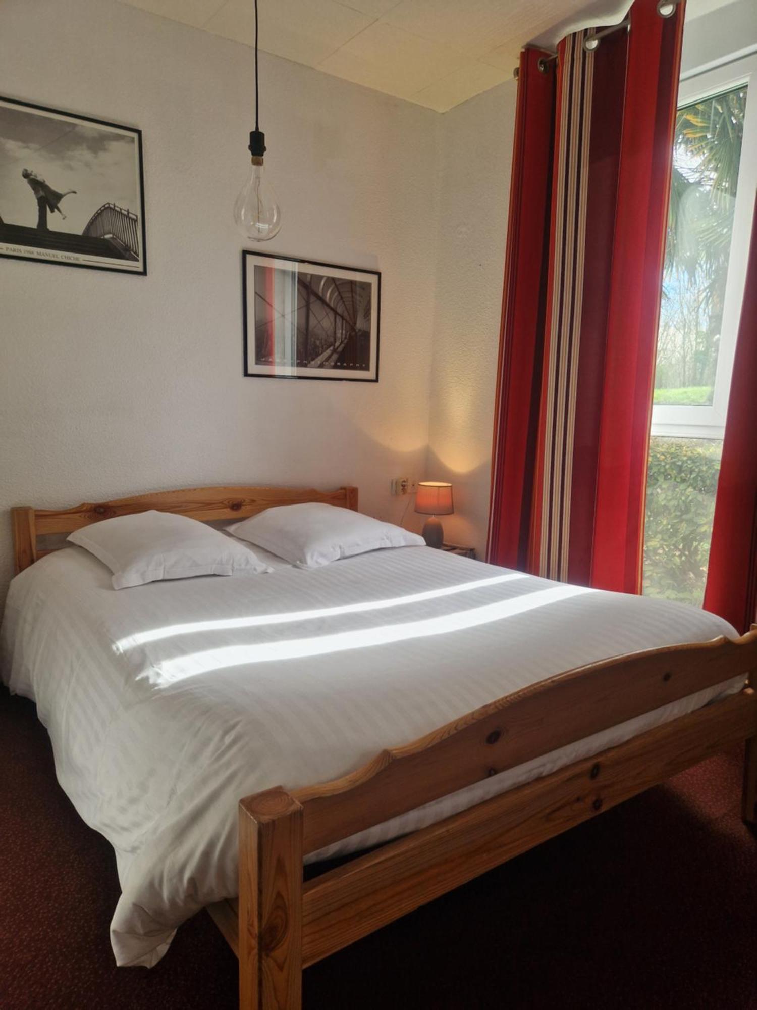Agape Hotel Niort- Bessines Exterior foto