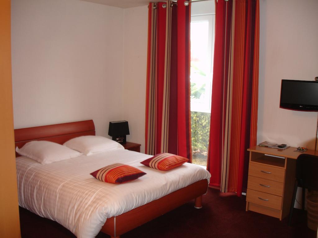 Agape Hotel Niort- Bessines Habitación foto