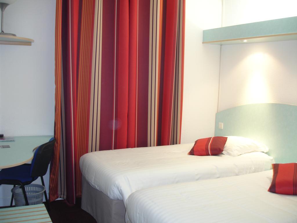 Agape Hotel Niort- Bessines Exterior foto