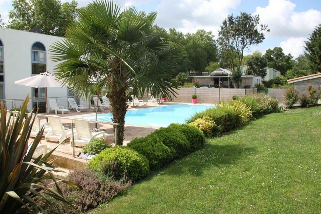 Agape Hotel Niort- Bessines Exterior foto